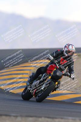 media/Oct-03-2022-Moto Forza (Mon) [[5f077a3730]]/Intermediate Group/Session 5 (Turn 12)/